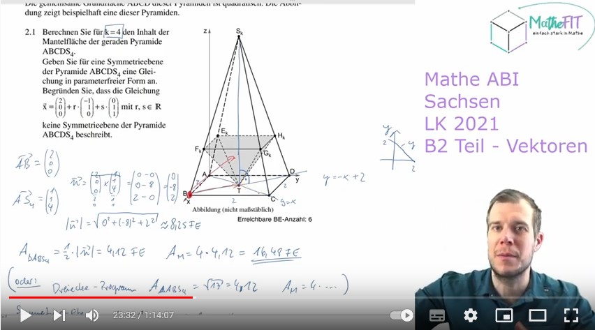 Aufgabe 2.1 mit Aufgabentext und Abbildung einer quadratischen Pyramide im Koordinatensystem sowie links daneben handschriftlich die Lösungen