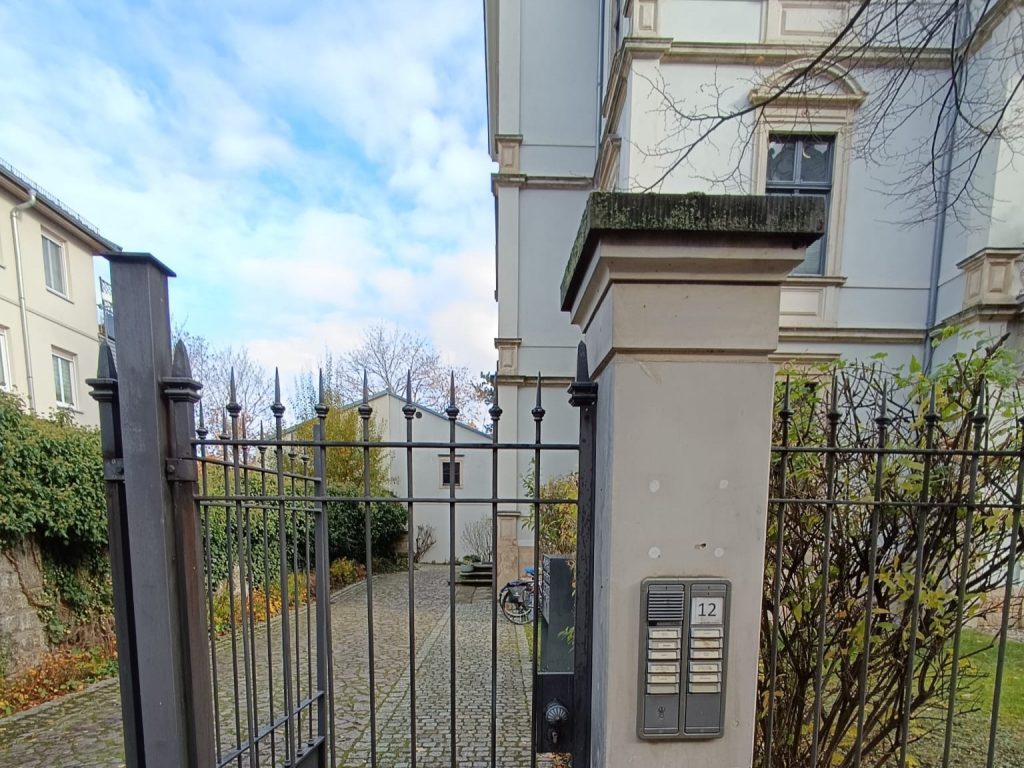 Hospitalstraße 12 Toreingang